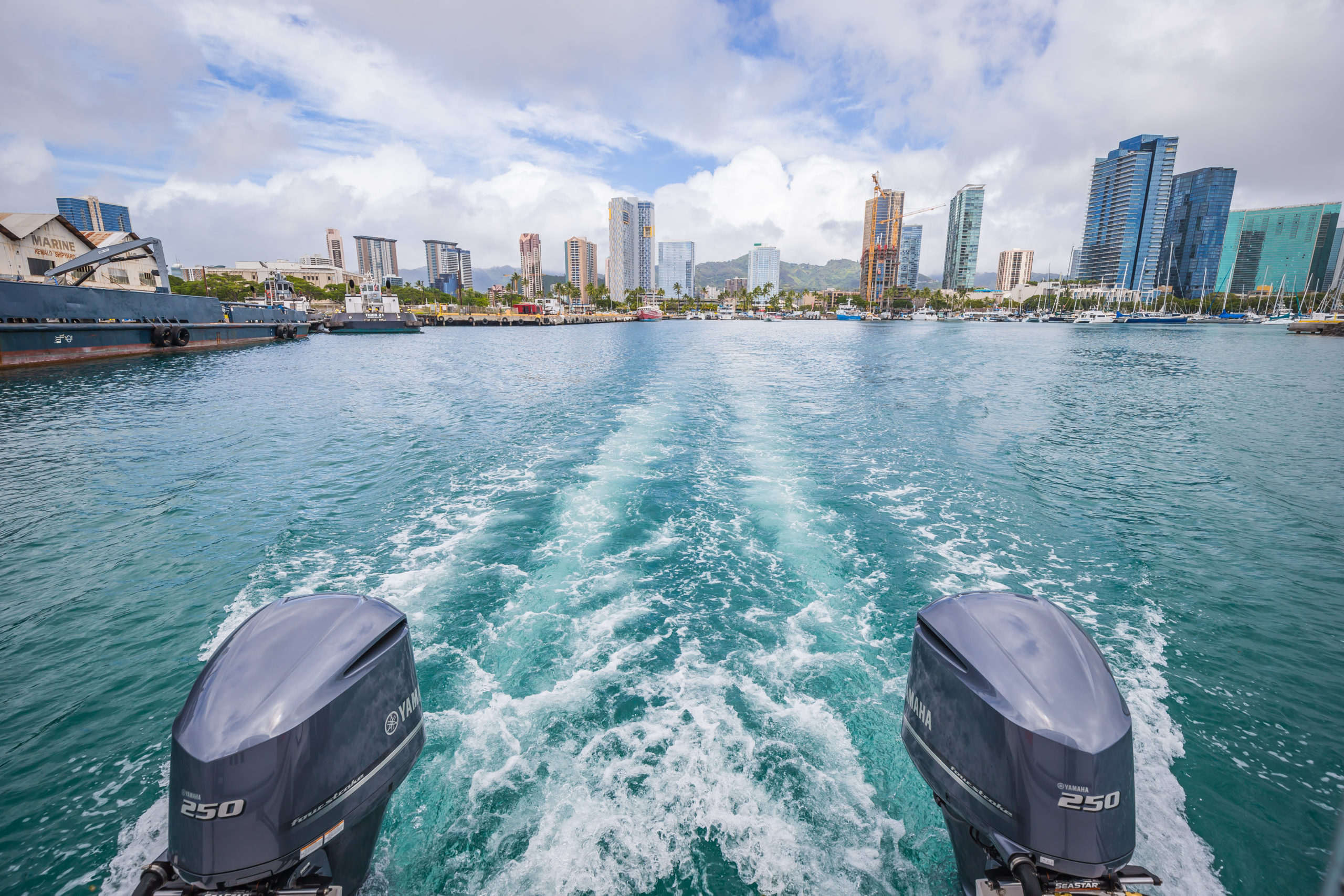 leahi catamaran honolulu