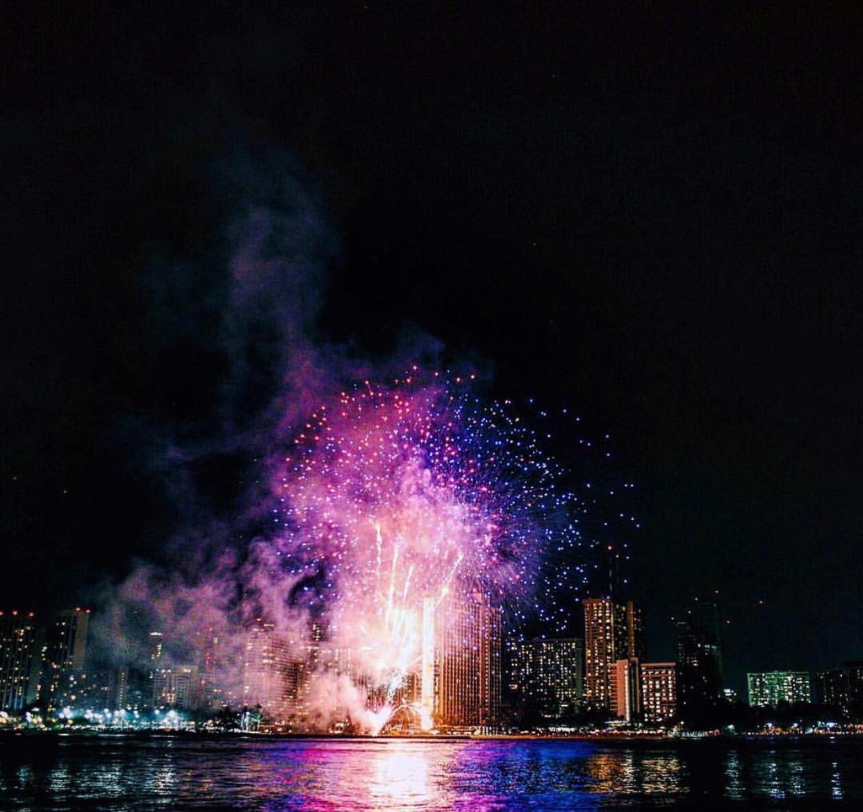 Leahi Voyager Glass Bottom Boat Fireworks Cruise