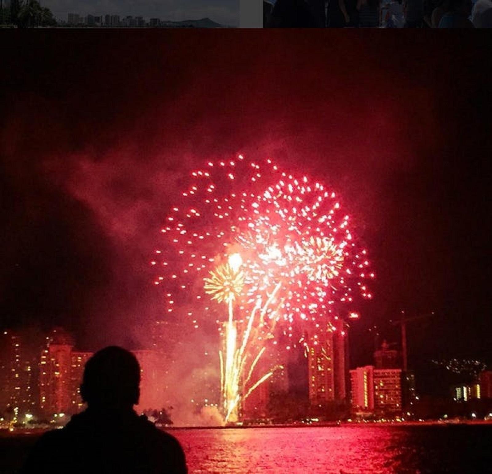 Leahi Voyager Glass Bottom Boat Fireworks Cruise